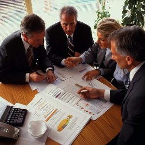 imgi_54_financial-report-being-presented-senior-management_1327465-39323